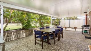 Comfortable lowset family home only minutes from the water! Tarooki St, Bellara - Bellara - 7