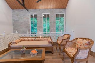 SaffronStays Polaris - 3BR pet-friendly Swedish-style mountain villa with nature trails, lawns & stargazing near Mussoorie - 5