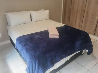 Three Bedroom Apartment At The Blyde - Boschkop - 2