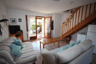 Villa d'angle, 5 couchages, 2 chambres etage, terrasse Sud parking dans résidence sécurisée, WIFI , piscine commune 400m de la mer LRJP123 - Portiragnes - 8