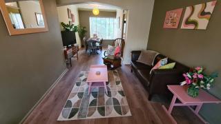 Woodstock by Spires Accommodation a uniquely retro 3 bedroom property - Codsall - 5
