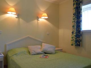 Appartement T2 avec piscine, plage à 100m, parking, ascenseur et centre de thalasso à proximité - FR-1-226-81 - Les Issambres - 3