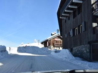 Studio cabine à Méribel, 4 personnes, terrasse sud, parking privé, casier à skis, lave-linge - FR-1-180-210 - 2