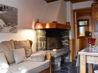 Appartement 4 pièces, terrasse ensoleillée, accès pistes et commerces à 150m, navette gratuite - FR-1-180-165 - 1