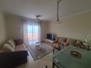 Oliveira's Atlantic View - 2 bed apt sleeps 6 - 4