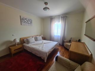 Oliveira's Atlantic View - 2 bed apt sleeps 6 - 2