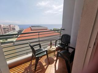 Oliveira's Atlantic View - 2 bed apt sleeps 6 - 7