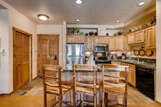 Premier 2 Bedroom Mountain View Condo Located In Historic Downtown Breckenridge Walking Distance To Peak 9 - 6