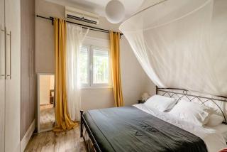 Amazing House with Jacuzzi and Huge PVT Garden - Atene - 3
