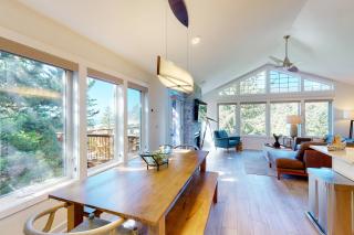 The Eagle's Perch MCA 4024 - 3