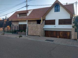 Cálido y confortable Chalet a metros Mendoza Plaza Shopping - Guaymallén - 0