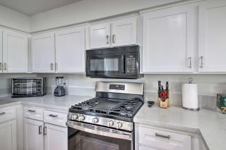 Central Bakersfield Townhome with Private Patio - Bakersfield - 2
