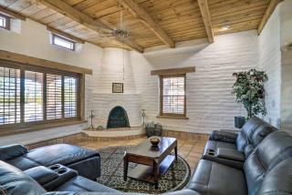 Las Cruces Home La Casa Blanca with Courtyard - 7