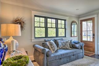 Upscale Arts and Crafts Bungalow with Yard, Pool! - 7