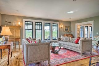 Upscale Arts and Crafts Bungalow with Yard, Pool! - 2