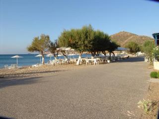Beachfront Villa in Komi - entire home - $325 - Kómi - 6