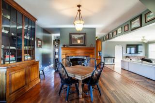 Peaceful Farm House - Quiet and Relaxing Getaway! - - 8