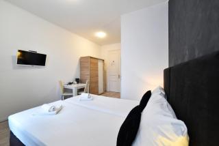 Virtus Apartments and Rooms with Free Private Parking - Zagreb - 4