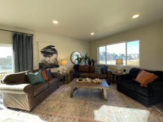 Hidden Gem - Brand New Curated Home with Pool Access - Fort Collins - 7
