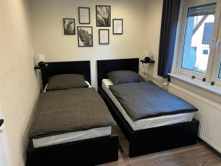 Ferienwohnung am See Dillich - Ruhige Lage - Eigener Garten - Direkt neben einem Natursee - Borken - 4