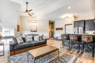 Perfectly Placed 2 Bedroom Vacation Rental In Historic Downtown Breckenridge With Access To Hot Tub And Pool - 5