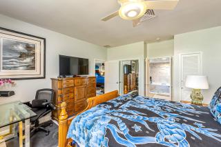 Tropical Elegance Golf Course Penthouse - 8
