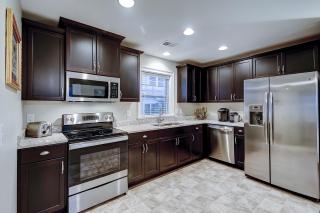 Southern Charm Getaway - 2