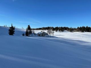 Maison isolée sur piste de ski de fond avec terrain de pétanque Ideal pour week-end entre amis et famille - 3