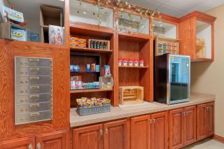 Best Western Plus Butterfield Inn - 4