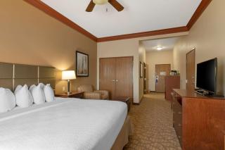 Best Western Plus Butterfield Inn - Hays - 1