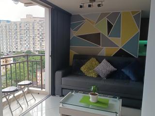 Apartamento con vistas a la ciudad (Penthouse) cerca al Estadio, al Boulevard de la 70 y la Avenida 80 (Casinos, restaurantes, malls y otros). - Medellín - 4