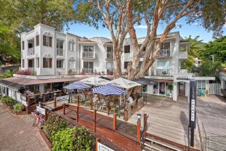 Alassio Apartments with direct pool access Palm Cove - 7