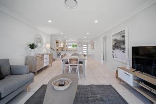 Days By The Bay - 3BR house with ocean views - Hyams Beach - 8