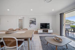 Days By The Bay - 3BR house with ocean views - Hyams Beach - 7