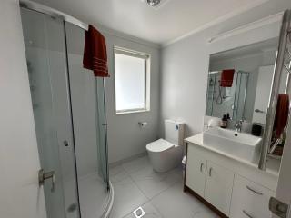 Cosy Self Contained 2 Bedroom Townhouse - Hamilton - 2