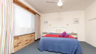 Lonerock Unit 2 - Yamba - 2