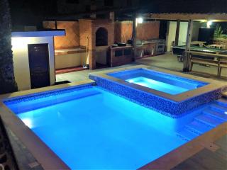Villa Mi Patio By Hospedify - Hermosa villa con mesa de billar y río cristalino a 3 min Un pequeño paraíso en Jarabacoa - Jarabacoa - 0
