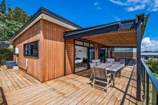 Tapuaetahi Beach Marvel - Te Tii Holiday Home - 9