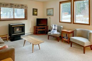 Skiing Sanctuary - 8