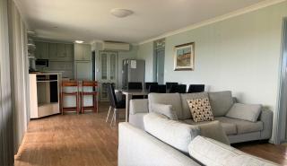 Beachfront Cottage on the Park - Jurien Bay - 7