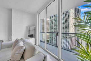 Modern 1 Bed ICON Brickell with Amazing Views - 3