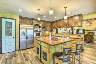 Sunset Ranch with Pool and Hot Tub on 29 Acres! - - 5