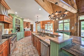 Stunning Mazon Home with Fishing Pond and Patio! - 3