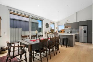 Carefree on Cleland - Wanaka Holiday Home - Wanaka - 5