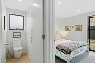 Carefree on Cleland - Wanaka Holiday Home - Wanaka - 2