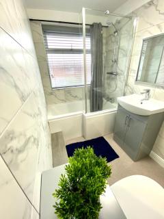 HU-Thirteen Apt Two- Sleeps 4 - Hessle - 3