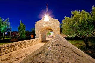 Apartment in Nin with Terrace, Air conditioning, Wi-Fi (3718-1) - Nin - 1