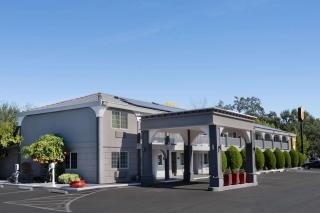 Super 8 by Wyndham Ukiah - Ukiah - 9