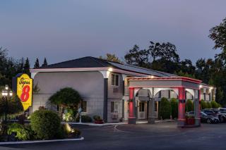 Super 8 by Wyndham Ukiah - Ukiah - 8