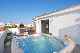 Penthouse with Private Hot Tub ,2 Bedrooms, Walk to Beach - 6